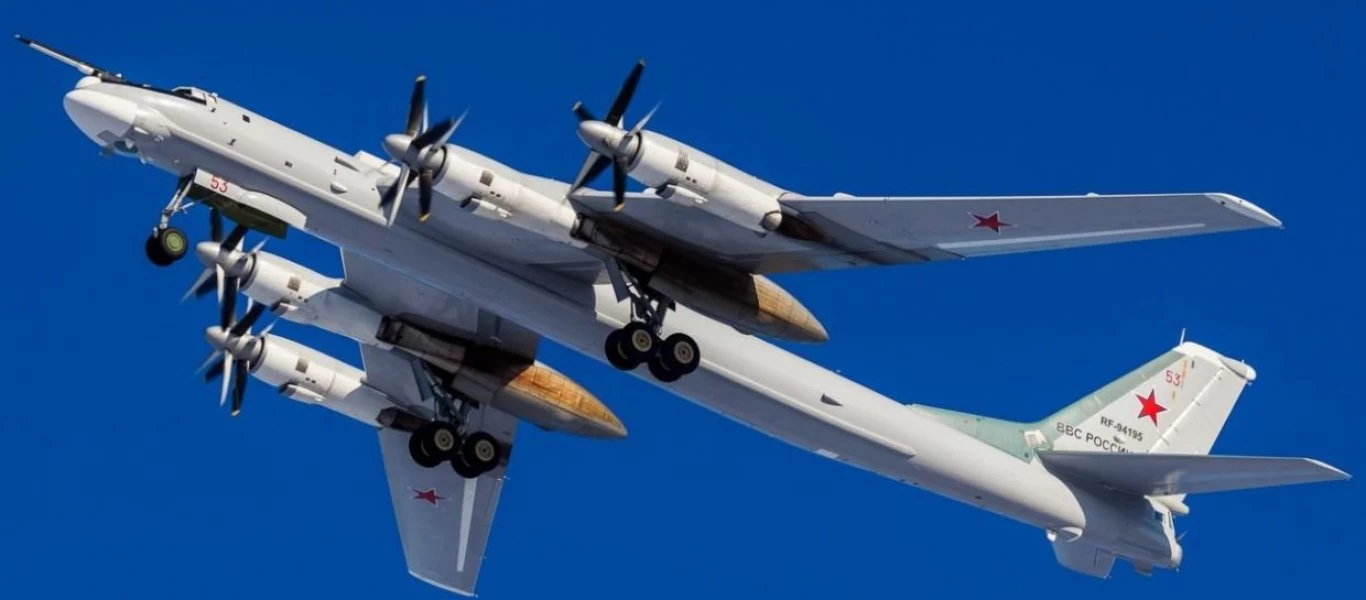 Βίντεο: Ρωσικά βομβαρδιστικά Tu-95MS πετούν πάνω από την Ιαπωνική Θάλασσα και αναχαιτίζονται από F-2
